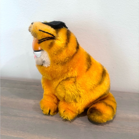 Vintage R. Dakin & Co Garfield Cat Grad Stuffed Plush Graduation Cap 1978 1981 - Picture 2 of 9